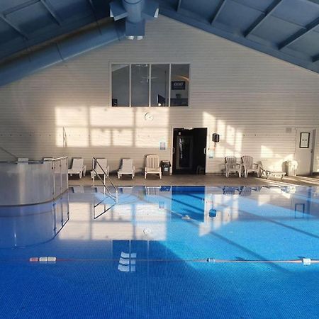 Cornwall Family Friendly Villa With Free Use Of Pool, Soft Play, Mini Golf, Tennis, Gym, Fitness Classes, Sauna And Ice Baths New Quay Exterior foto