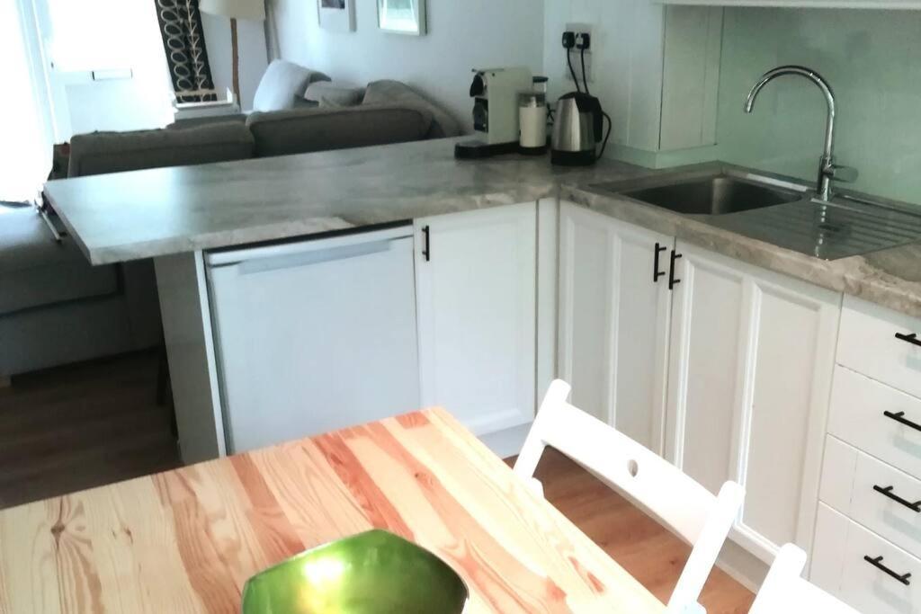 Cornwall Family Friendly Villa With Free Use Of Pool, Soft Play, Mini Golf, Tennis, Gym, Fitness Classes, Sauna And Ice Baths New Quay Exterior foto