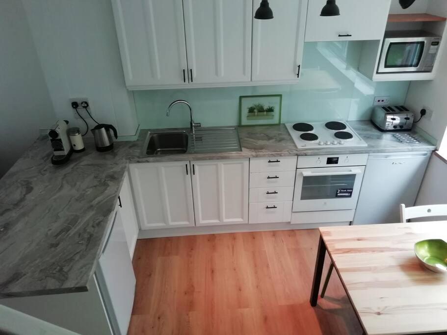 Cornwall Family Friendly Villa With Free Use Of Pool, Soft Play, Mini Golf, Tennis, Gym, Fitness Classes, Sauna And Ice Baths New Quay Exterior foto